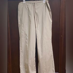 preowned Scrubs men’s medium khakis